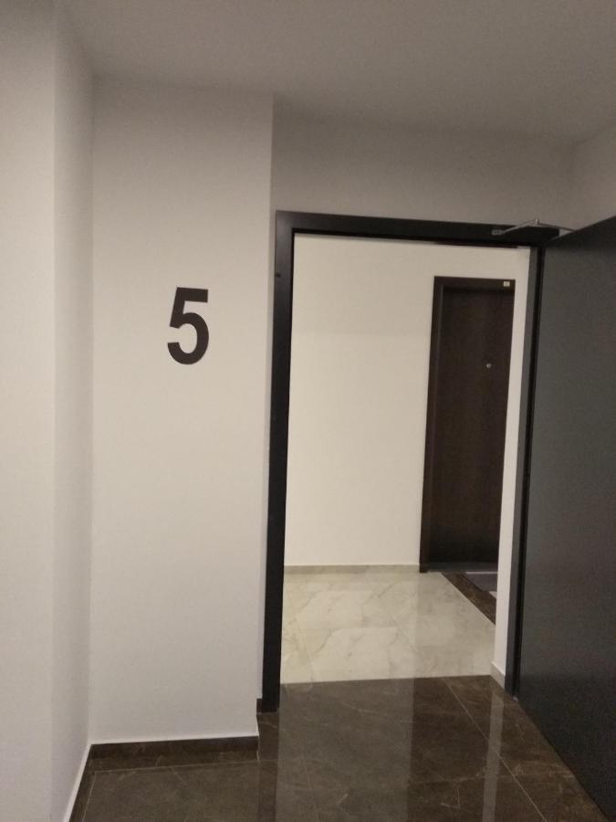 Studio Apartman Krila Wings- Parking In Garage ザグレブ エクステリア 写真